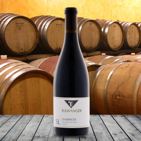 2021er<br>LEMBERGER SL<br>Großheppacher Wanne<br>trocken<br>1. Platz Vaihinger Löwe<br>Gold Vinum Rotweinpreis